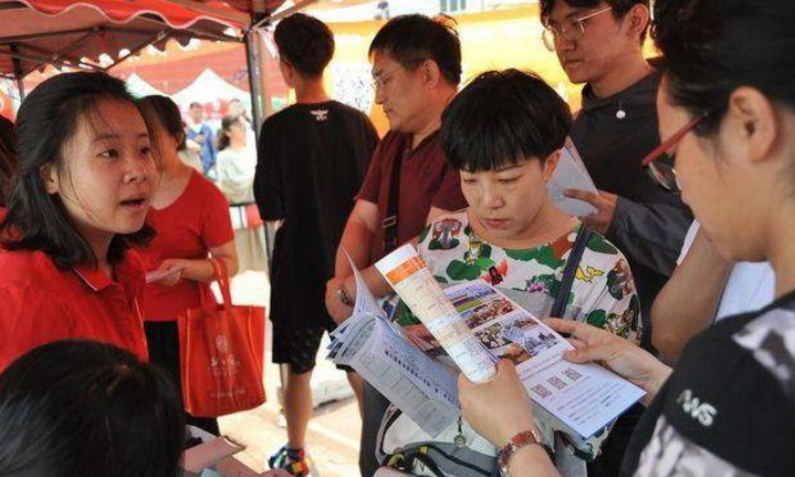 安徽文科考生好难，518分考“专科”，985和211名额分配也不公平