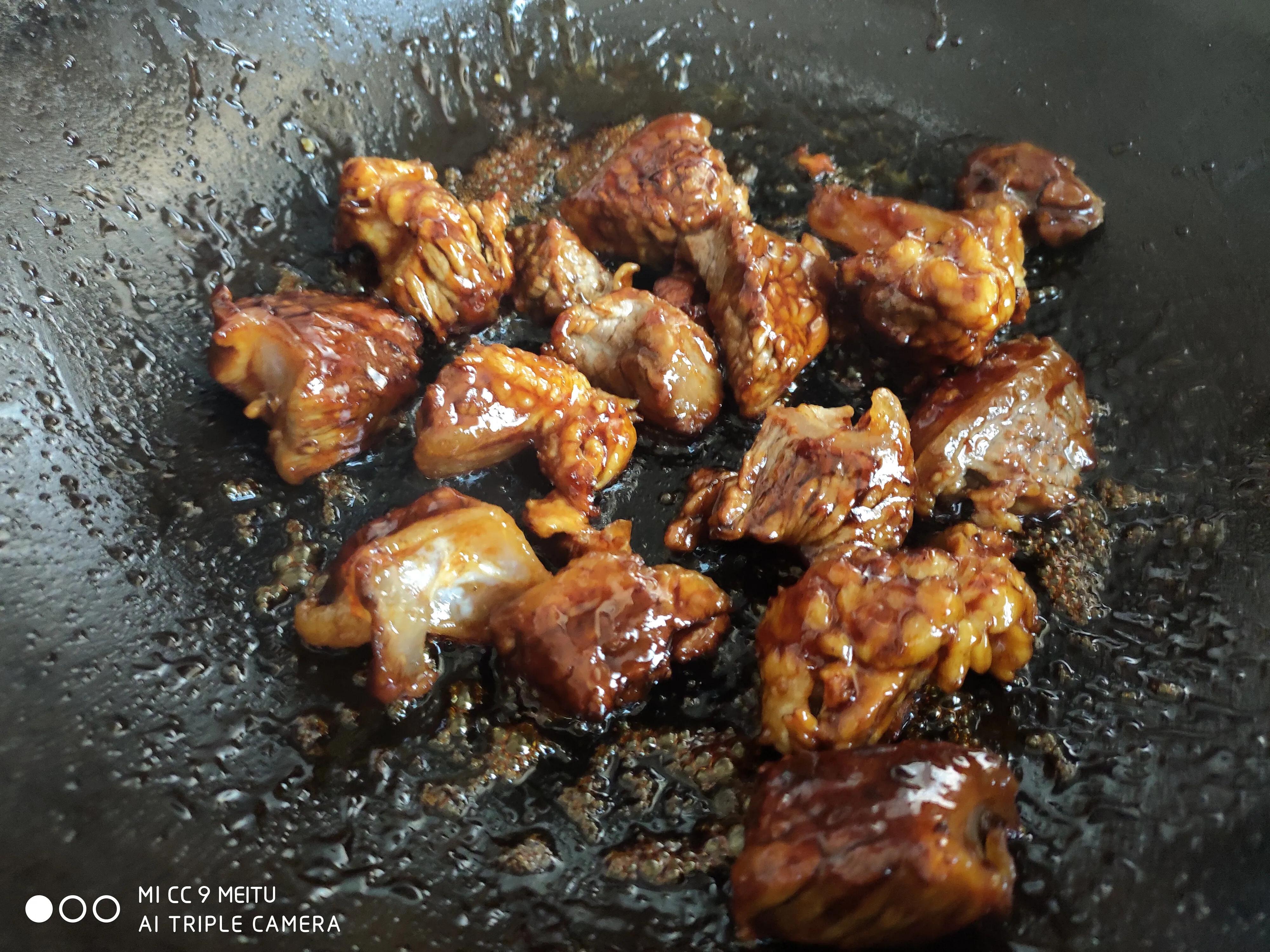 传统名菜红烧牛肉软烂鲜香、汤汁醇厚，教你咋做入味，年夜饭必备
