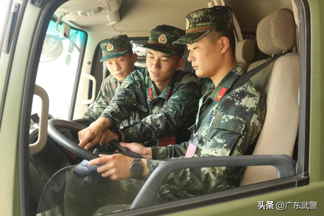 军营“驾校”开学啦！话不多说，赶紧上车~~~