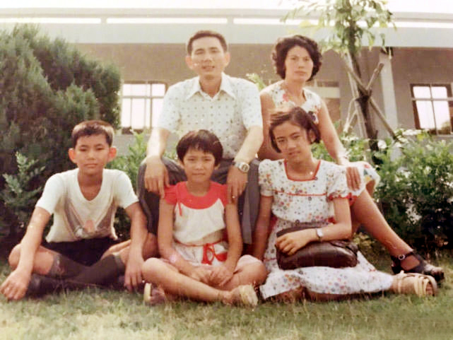 任贤齐：落魄时靠借钱度日，成名后带妻儿和父母回湖北武汉寻根