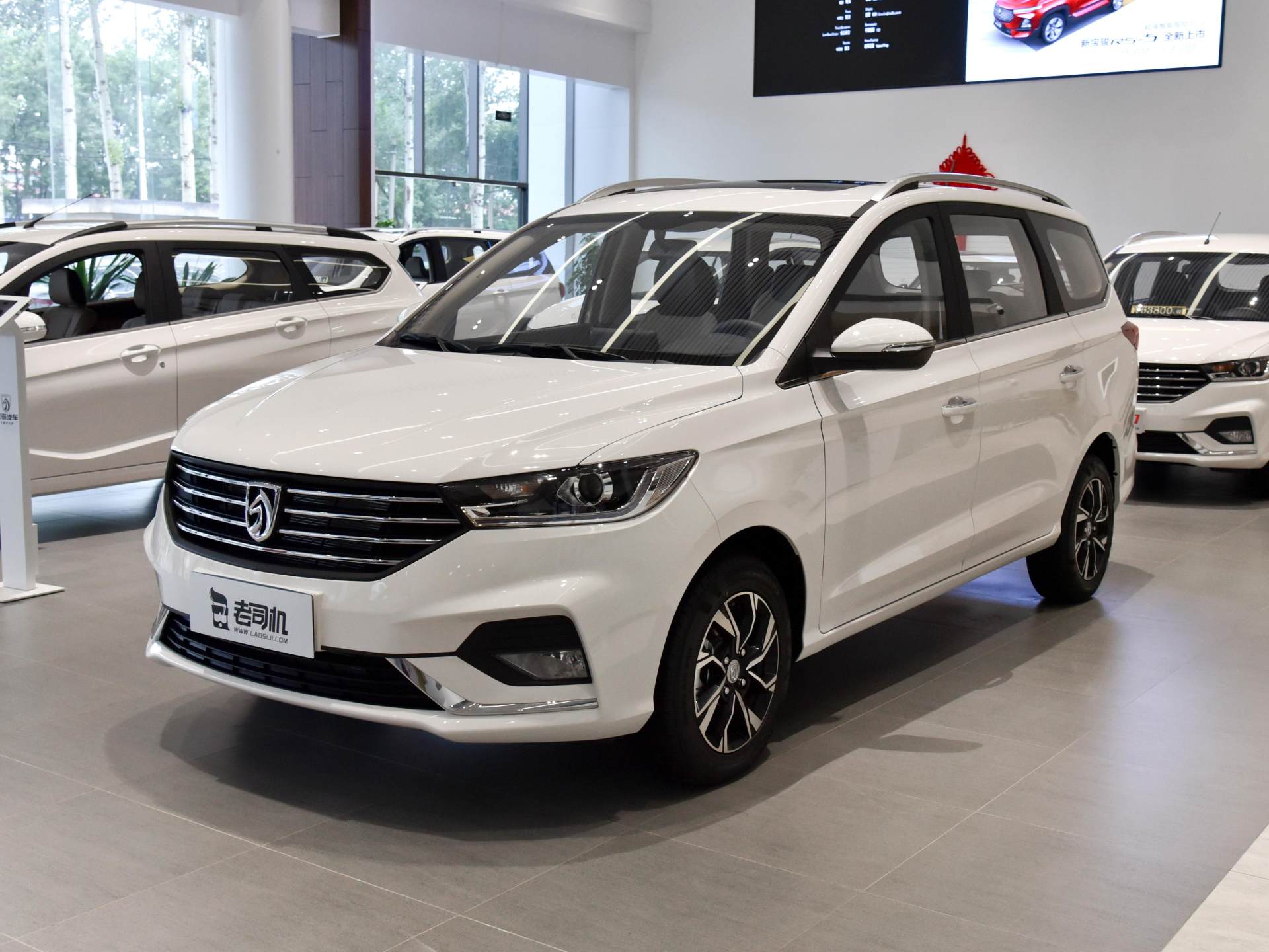 宝骏360家用入门级MPV舒适 spacious