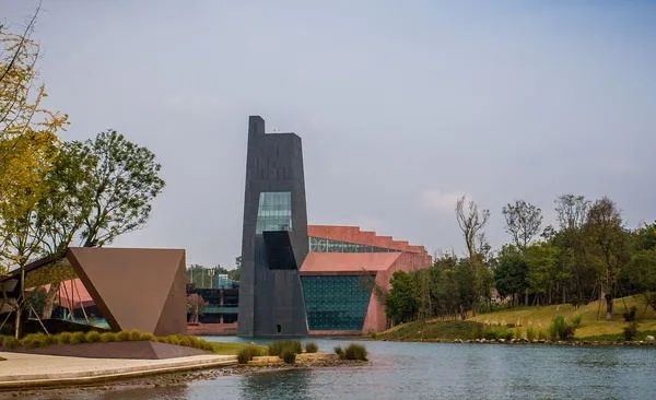 麓湖畔这个新项目，看完就想住进去