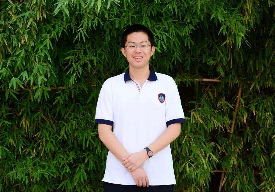 高考历史上得分最高的4位学霸，都去哪上大学？果然英雄所见略同