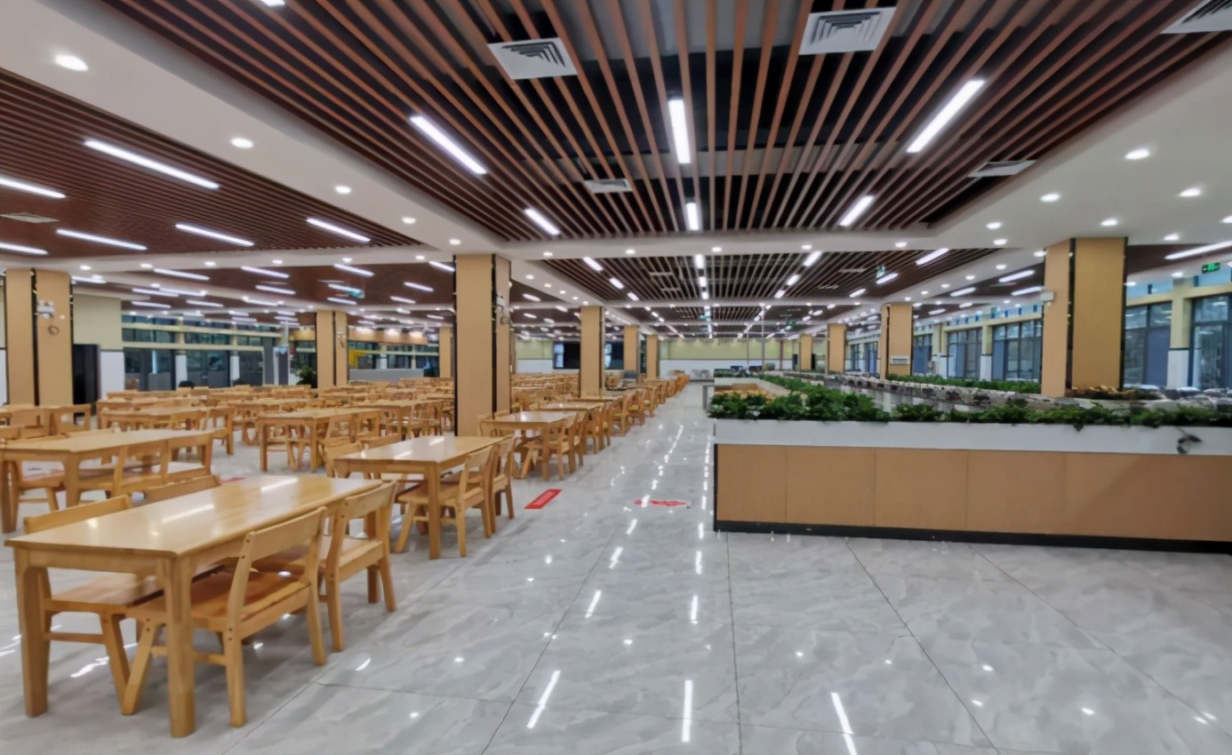 人民日报聚焦！湖南大学坐拥三条“地铁校车”，其中一条直达宿舍门口！