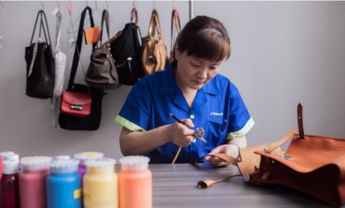 百万技师，奢侈品护理专家李迎春