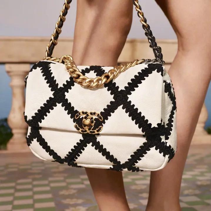 2021年最值得入手的14款包包，背十年都不会过时