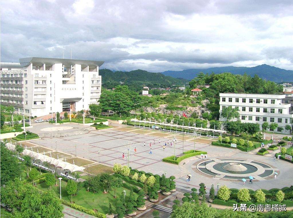 广东正在建设或筹建的多所大学，全日制本科高校，起点高资源丰富