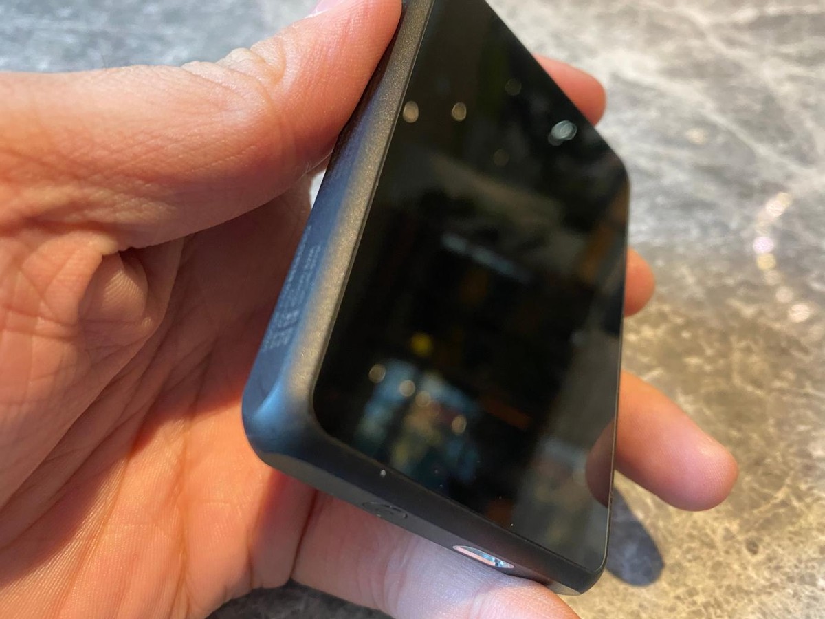 Aohi Magcube W4000磁吸充电宝，解决电量低下问题的不二法宝