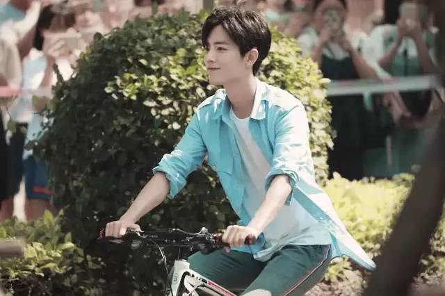 24岁“高龄”参加素人选秀，3年后出圈，2019年是肖战霸屏的一年