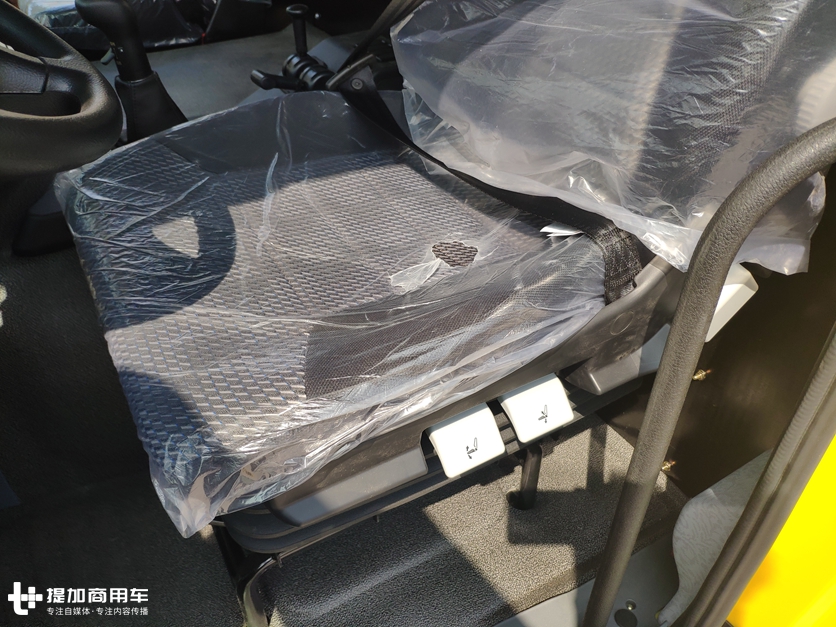 曾经辉煌的北奔重卡又回来了？国六北奔燃油车已上市，外观真抢眼