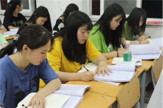 高考450分和210分上的专科，之间有何差别？别等毕业了才明白