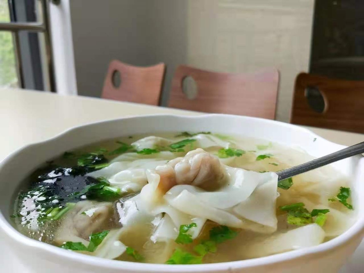 揭秘中国顶尖211高校的真实实力！14位院士坐镇，一年“壕撒”上千万！