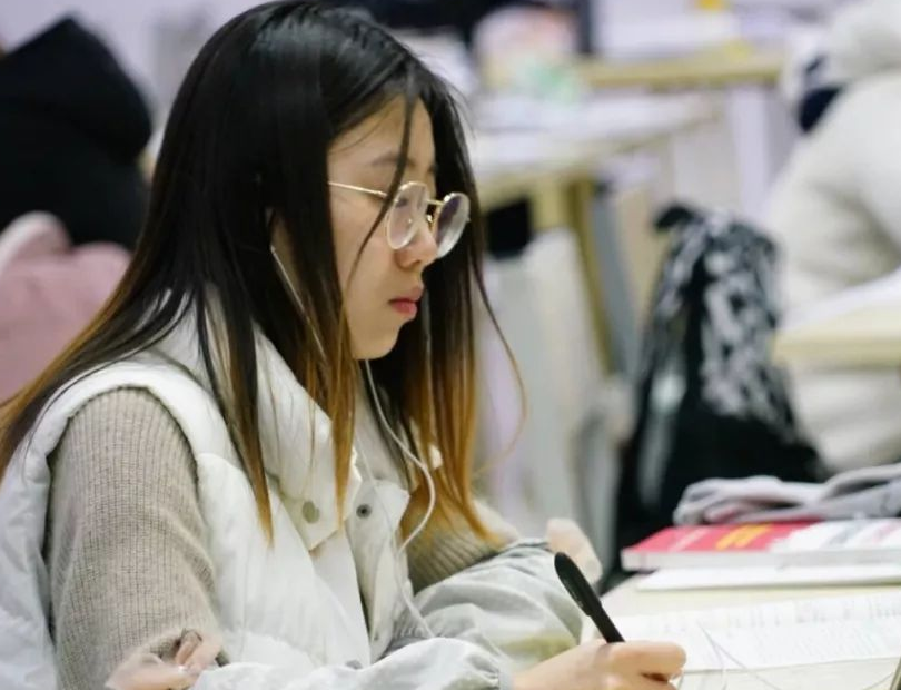 考研难度很大的几个专业，不仅人多分数线还高，你报考的哪一个？