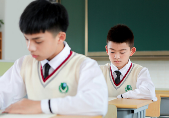 高一成绩全校倒数，高考以第一考上北大，网瘾少年如何逆袭成功？