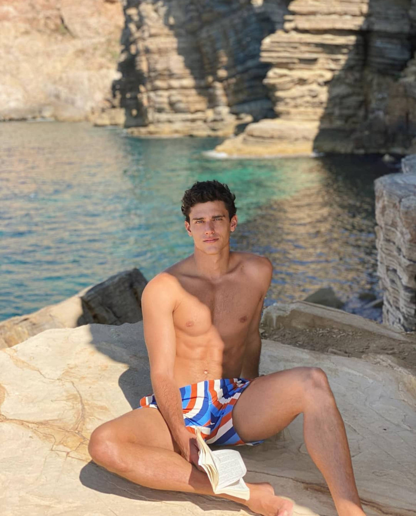 长得帅，身材好是什么样的？他来告诉你，3个动作，练出同款腹肌