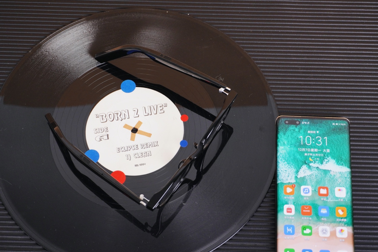 好的智能眼镜应该是什么样子？华为GM智能眼镜二代交出高分答案