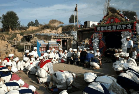 北大教授：“没有传统葬礼，中国文化就彻没了希望！”有何深意？
