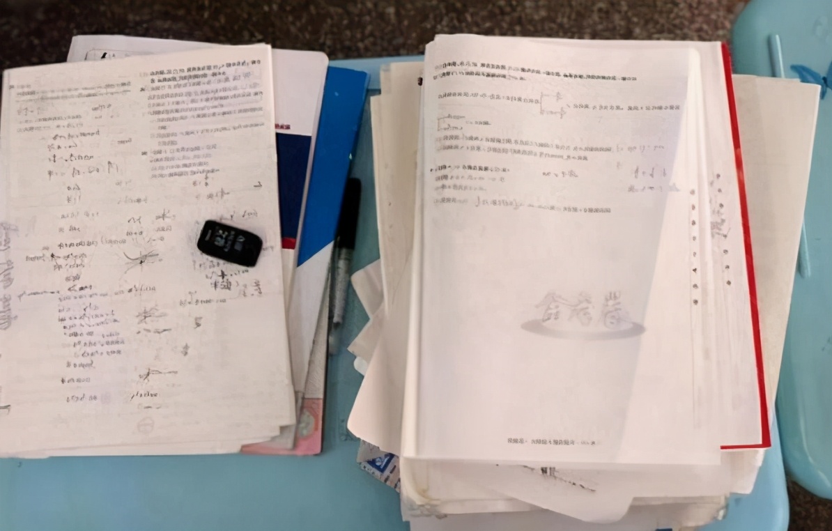 清华女学霸高考分数710，看到了她的抽屉，学生：这才叫学习