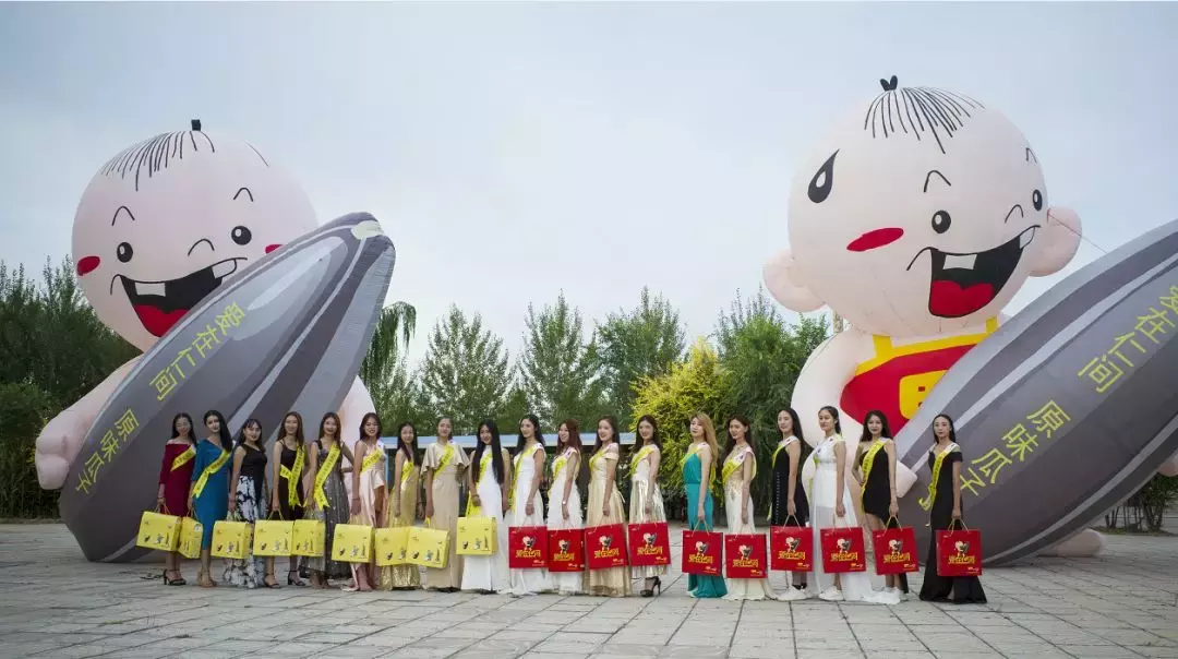 世界旅游小姐畅游巴彦淖尔，美女＋美景，保证让你看花眼