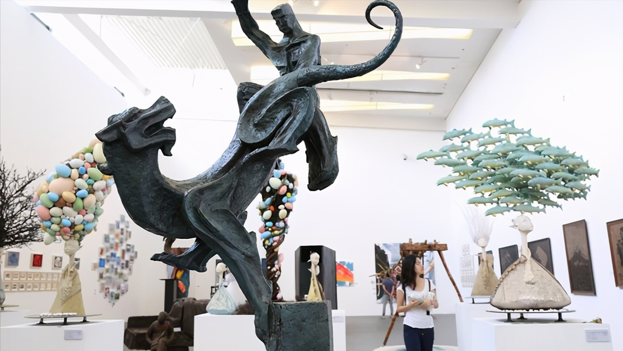 美术学类11个本科专业简介，附18所实力强的大学名单