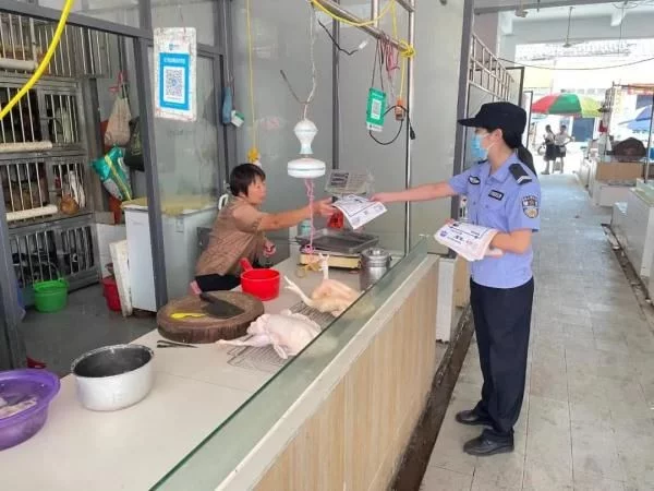 正着急用钱,女子收到一条“无抵押贷款”的短信,差点被骗
