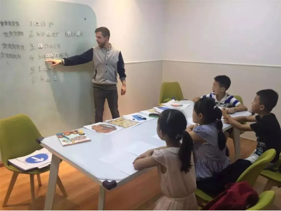 “双减政策”下，英语将退出高考？教育部仅用4个字回应