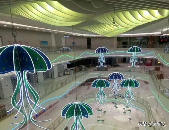 铝方通吊顶效果图 大型商业场所吊顶绝对的不二之选