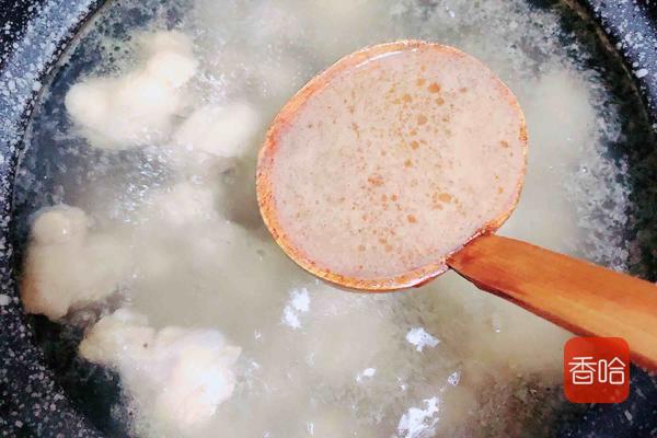 它被誉为“千果之王”，蛋白质是苹果的21倍，9月吃正当季