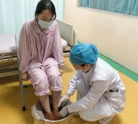 月子期间可以泡脚吗