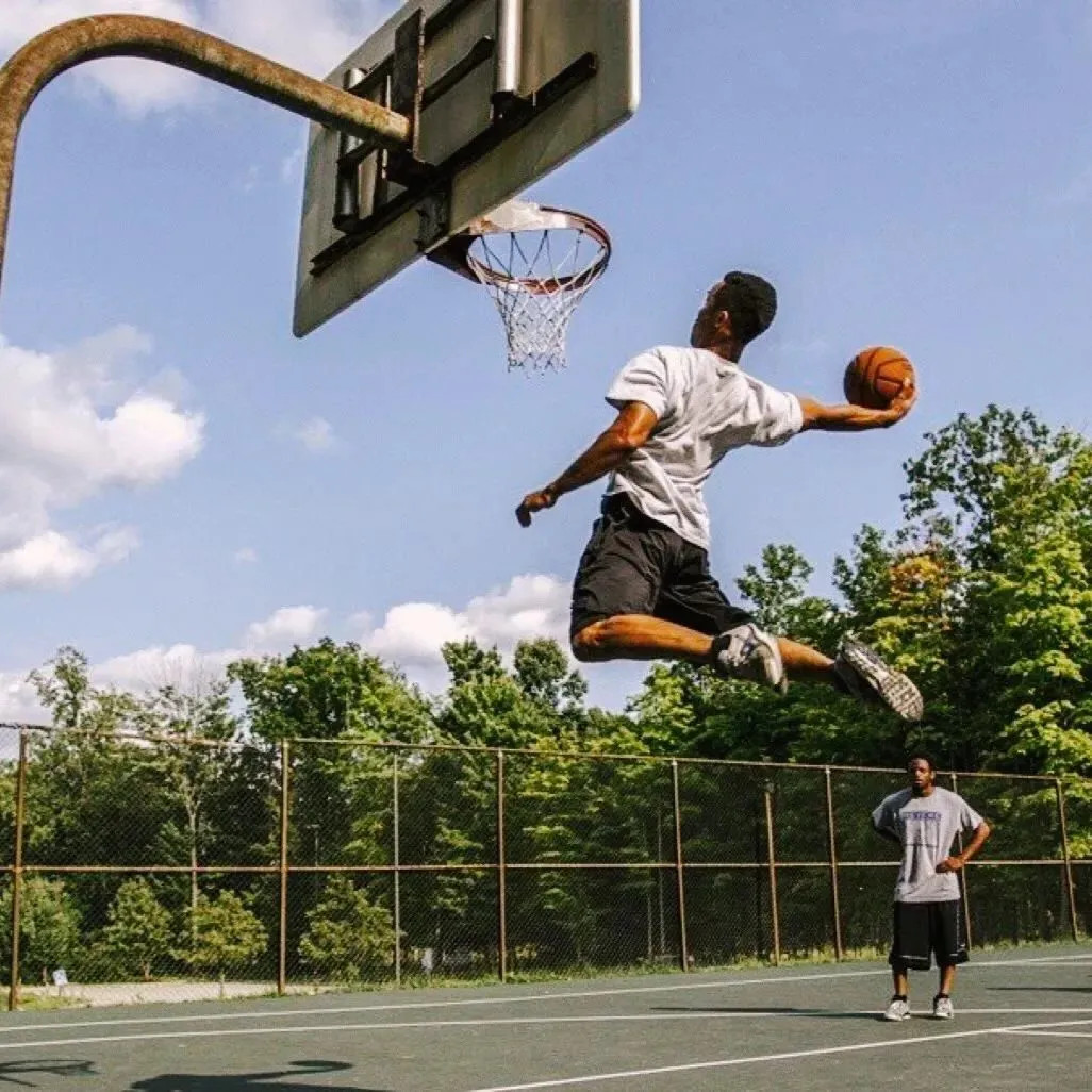 詹姆斯头像(篮球男孩专用头像！精选NBA头像 你的篮球头像到了)