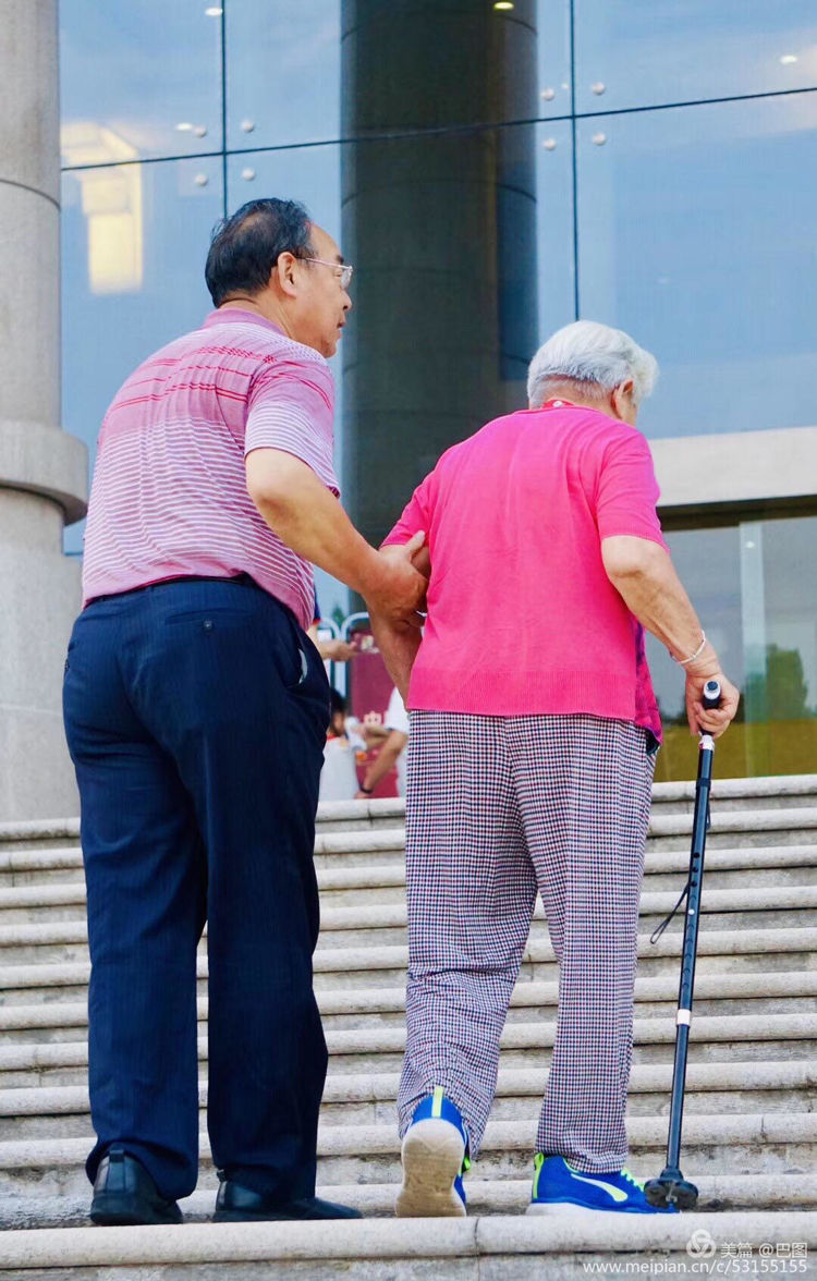 10月7日重阳节，十几首诗词100幅照片，致敬天下老年人