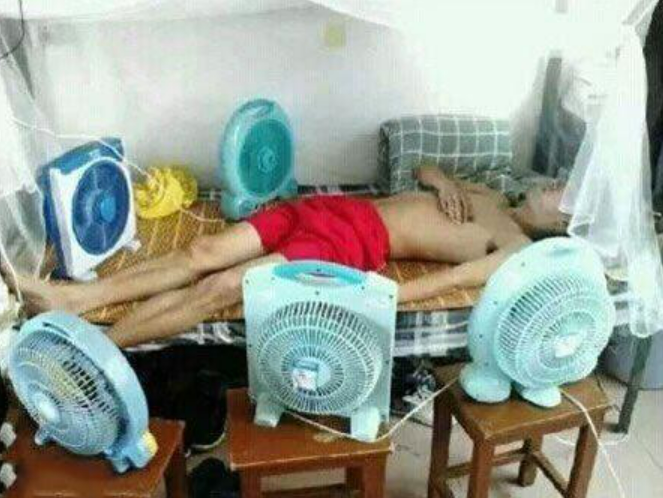 大学生的花式避暑火出圈，没有空调的宿舍，也可以在夏天感受凉意