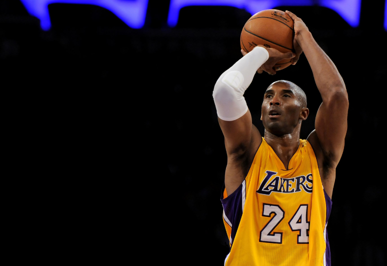 科比的投篮姿势真的非常有feel,而且科比华丽的打球技术风格一直是