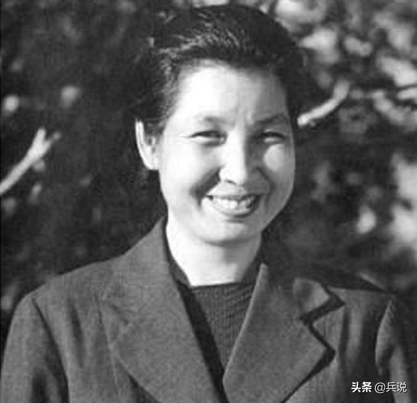 井冈山“双枪女将”康克清，长征“女司令”，55年为何没授衔？