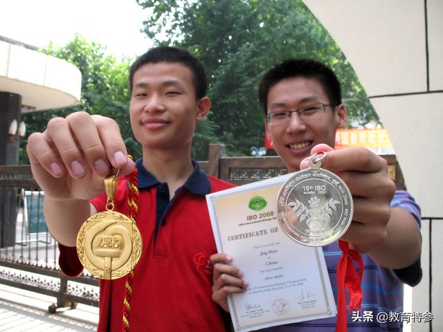 2021高考：深圳中学41人被清华、北大录取，名校师资引人关注