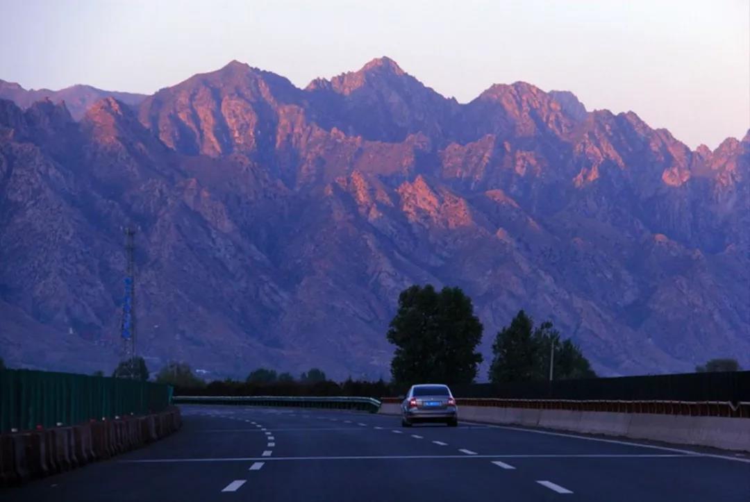 阴山，这座陌生的山脉对中国到底有多重要？| 中国自驾地理