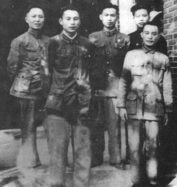 中央三次调陈龙保护毛主席，但都被他拒绝，这是为何？