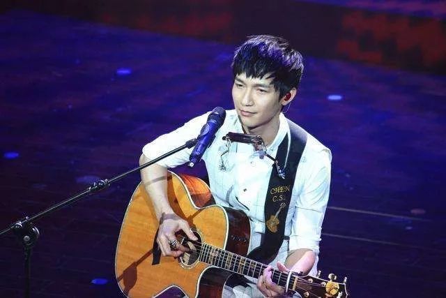 选秀十年：“为什么我唱得比他们好，却没有他们火？”