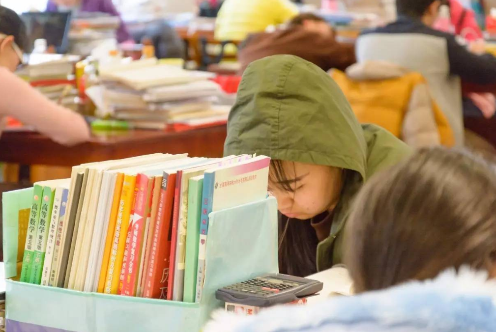 2022考研将出现新规定，英语四级成为“拦路虎”？考研更难了