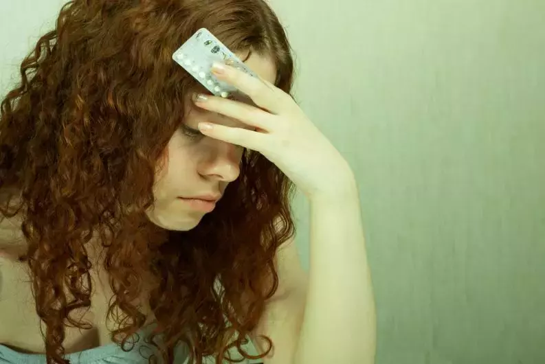 在高三儿子抽屉翻出避孕套，爸爸崩溃中发帖求助