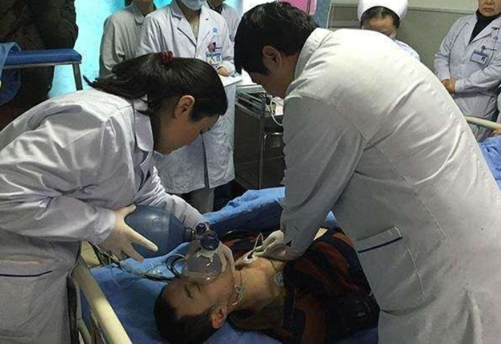 17年前那个高考学子，勇斗歹徒后被清华破格录取，现在怎么样了？