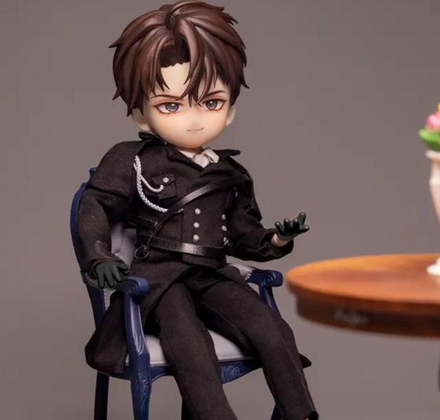 《全球高考》漫画出人偶公仔了，一共四款，造型很酷，白发受争议