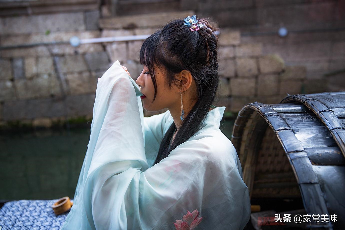 【品名】三溪牌麦曲糯米黄酒，陈年米香，地道绍兴风味。