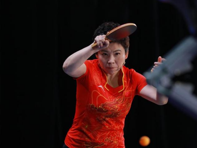 邓亚萍简介和故事(邓亚萍:曾因个子矮被河南省队拒绝,不服气的她狂揽