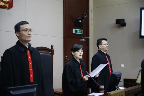 南怀瑾：大师or骗子？他的书，北大教授暗讽文盲才看，是不懂读法