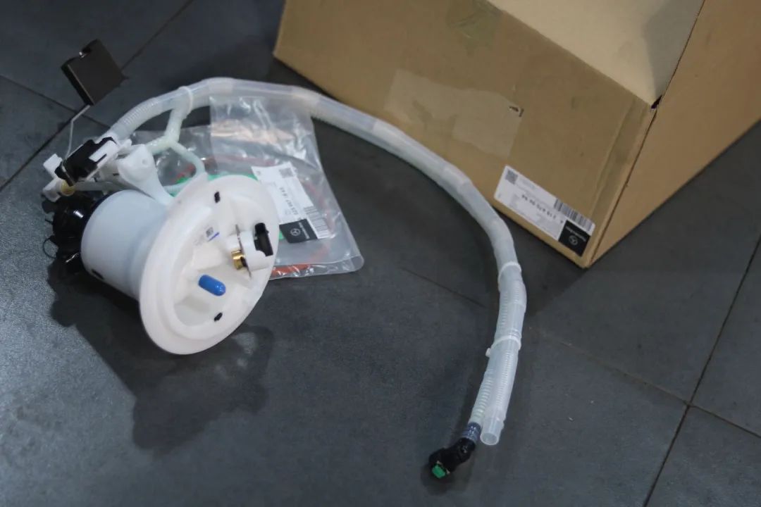 怪兽修车：翻新一辆15年奔驰GLK260，最终满血复活变新车