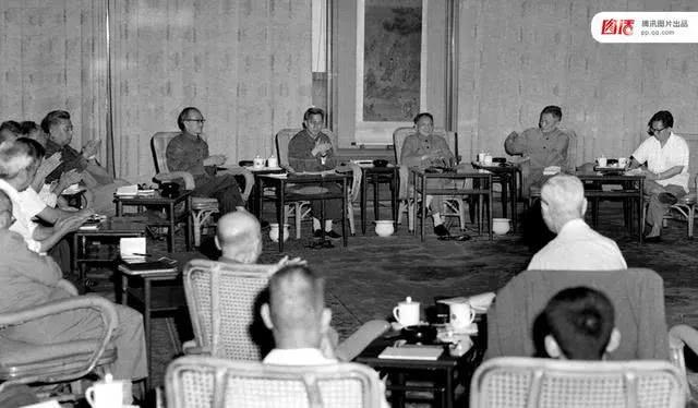 中国高考简史：60年，2.3亿份青春与梦想