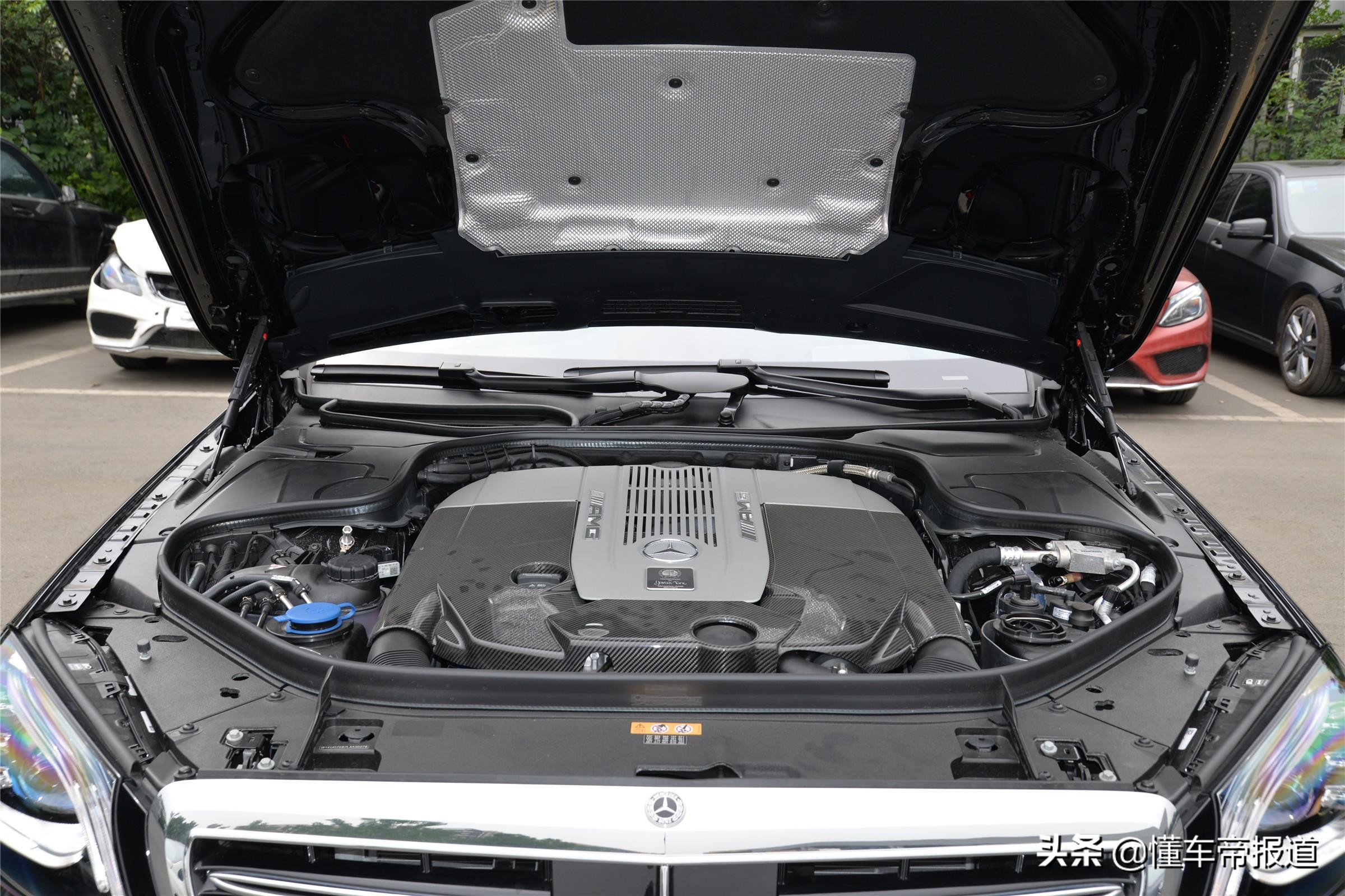 65 l典藏版搭载的v12发动机代号由m275调整为m279,不过由于当下的奔驰