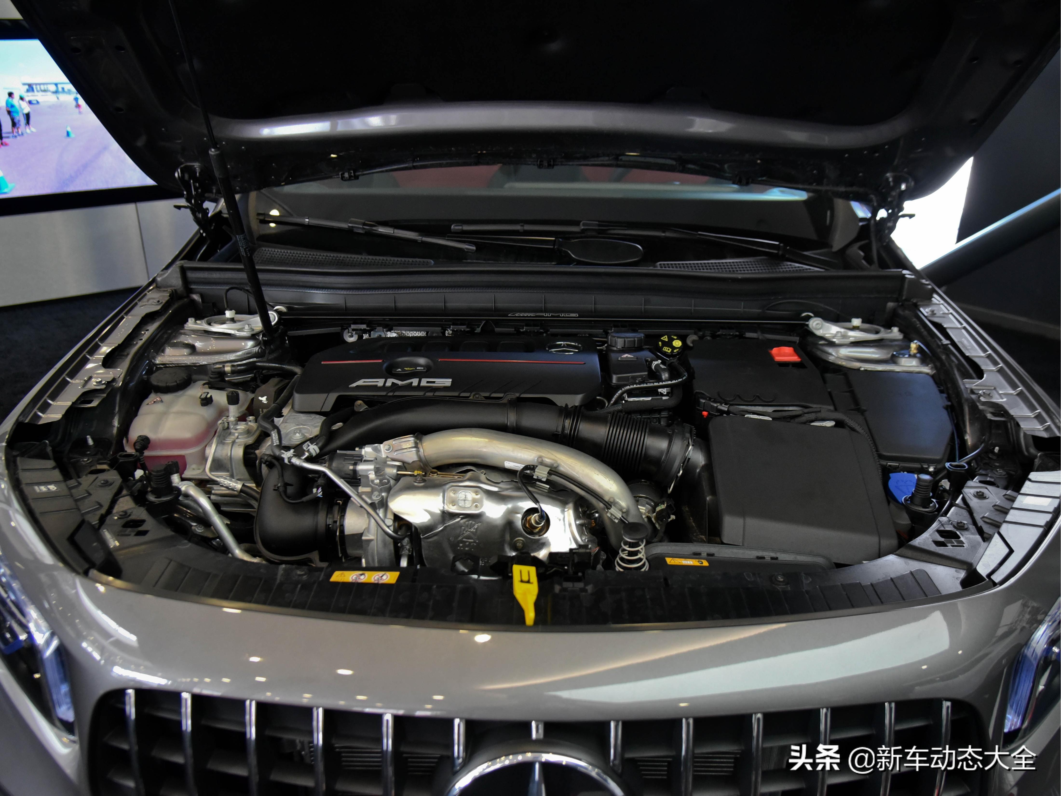 升级高性能306马力2.0T，7座豪华品牌入门SUV，带你看奔驰GLB AMG