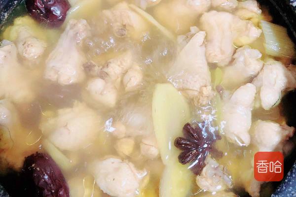 它被誉为“千果之王”，蛋白质是苹果的21倍，9月吃正当季